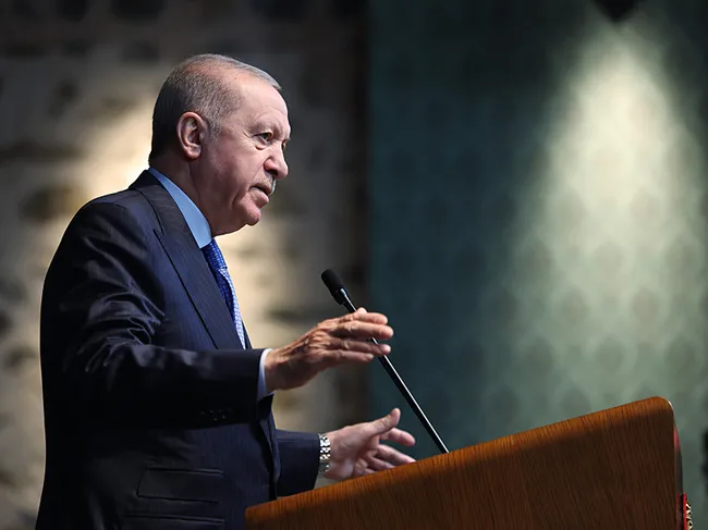 son-dakika-baskan-erdogandan-uluslararasi-yatirimcilara-net-mesaj-turkiye-bolgenin-istikrar-adasi-1777043065120.jpeg