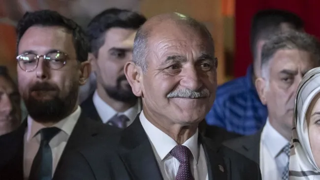 son-dakika-chpde-deprem-mansur-yavasin-ardindan-ozer-kasap-ve-satilmis-karakoc-da-istifa-ettigini-acikladi-1790163642004.jpg SON DAKİKA... CHP'de deprem! Mansur Yavaş'ın ardından 7 belediye başkanı daha istifa etti