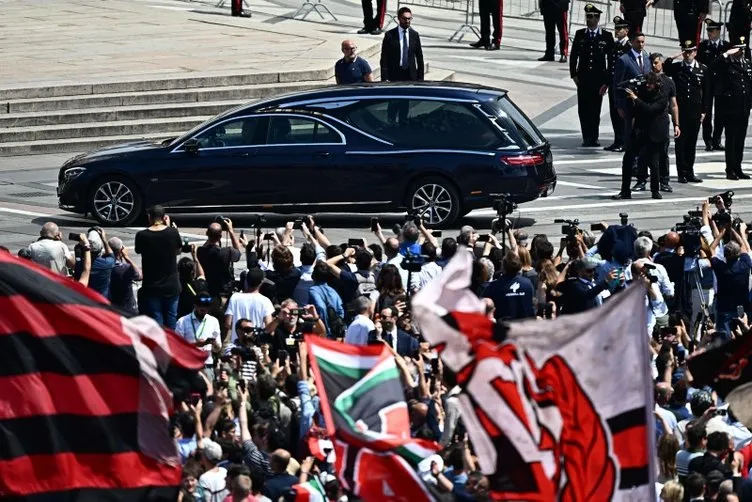 Eski İtalya Başbakanı Berlusconi’ye veda! Hakan Fidan ve Ömer Çelik cenaze töreni için İtalya’da