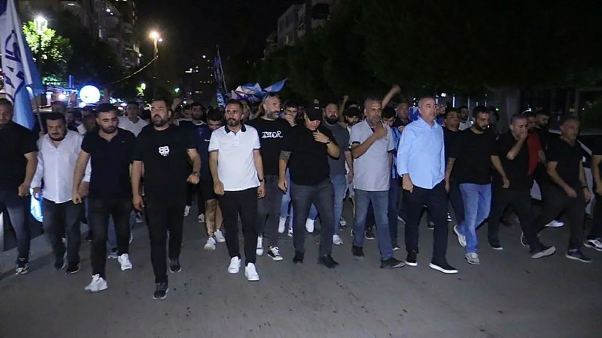 Adana Demirsporlu taraftarlardan kulüp başkanı Murat Sancak ve yönetime tepki