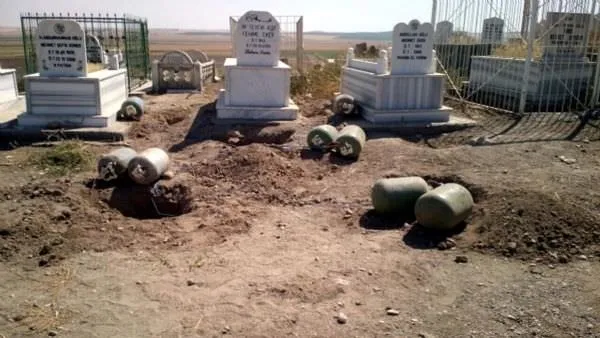 AK Partili Mehdi Eker’in aile mezarlığında 640 kilo patlayıcı bulundu!