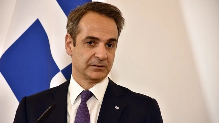 Yunanistan’dan panik hamlesi: Miçotakis Türkiye korkusundan Macron’a koştu!