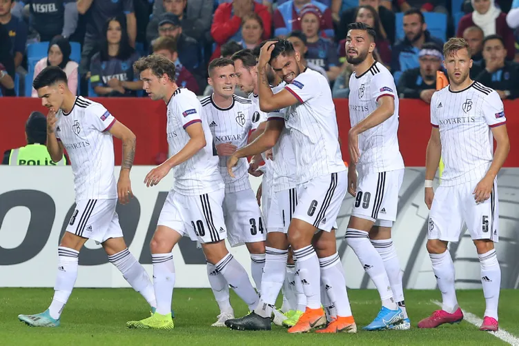 UEFA resmen açıkladı! Galatasaray'dan Fenerbahçe'ye büyük fark