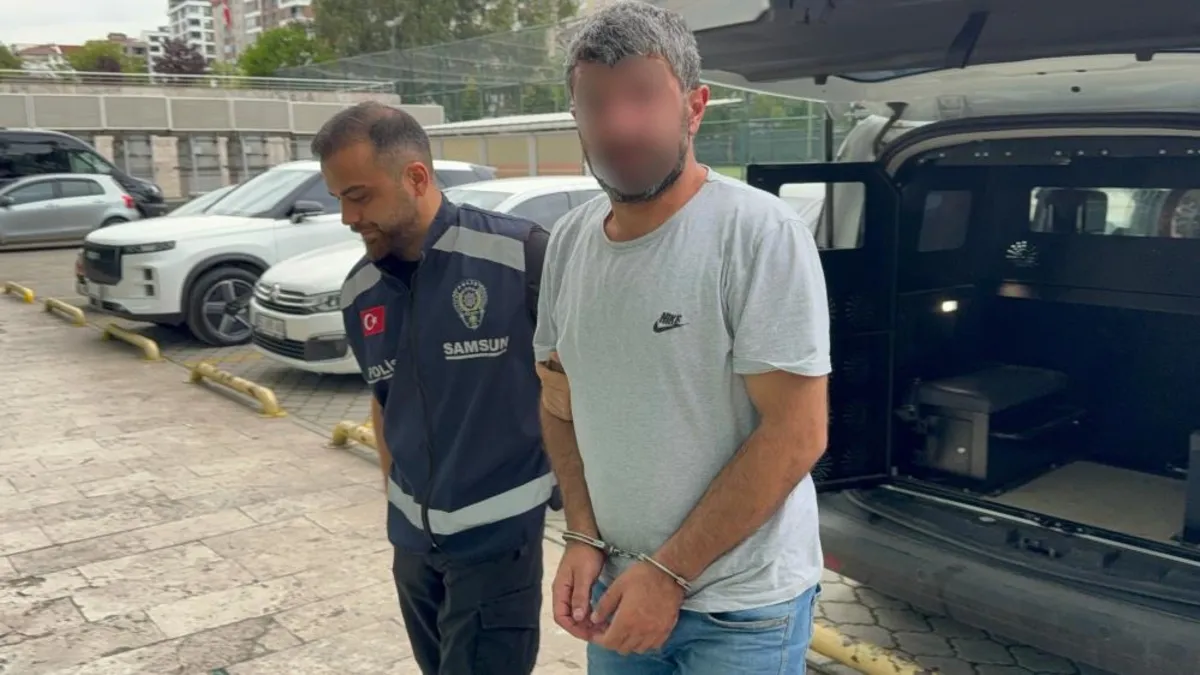 Aile içi çatışma kanlı bitti: Kardeşini bıçaklayan şahıs adliyeye sevk edildi Aile içi çatışma kanlı bitti: Kardeşini bıçaklayan şahıs adliyeye sevk edildi