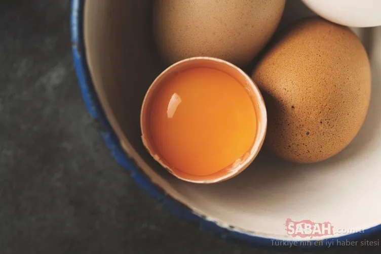 Yumurta haşlarken içine bir miktar limon suyu eklerseniz bu yöntemden vazgeçemeyeceksiniz