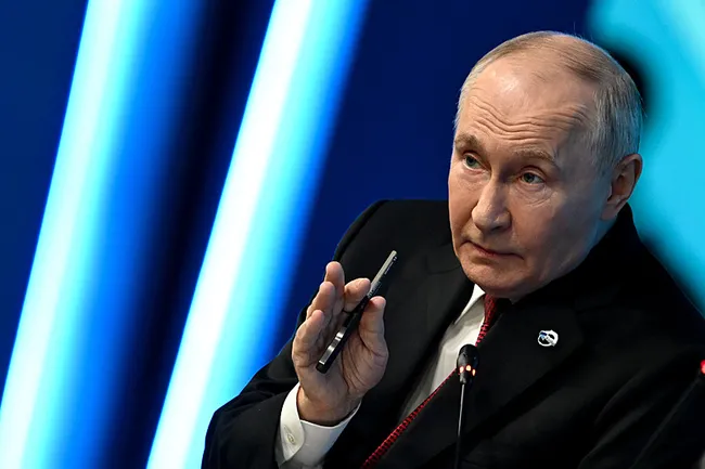 putinden-avrupaya-gozdagi-dogrudan-saldiri-olursa-tum-silahlarin-kullanilmasi-gundeme-gelir-1790882087970.jpeg Putin’den Avrupa’ya gözdağı: “Doğrudan saldırı olursa tüm silahların kullanılması gündeme gelir”
