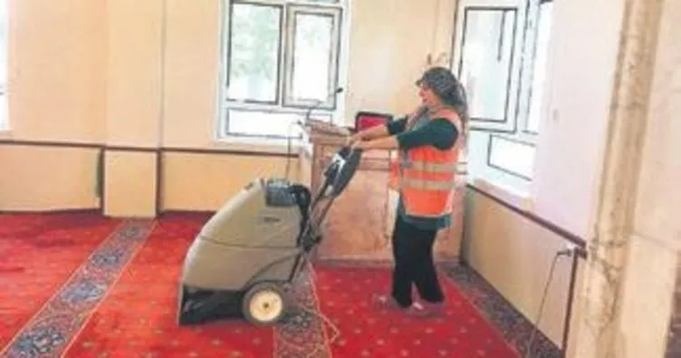 Akşehir belediyesi cami temizliklerini sürdürüyor