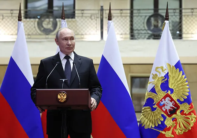 putinden-avrupali-liderlere-kucuk-domuzlar-benzetmesi-rusya-topraklarini-askeri-yontemlerle-kurtaracaktir-1765998146843.jpeg Putin'den Avrupalı liderlere küçük domuzlar benzetmesi: