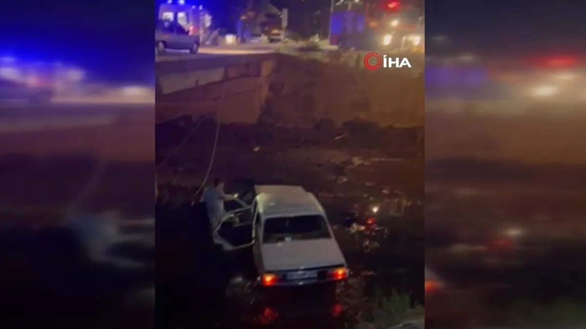 Osmaniye'de köprüden kanala düşen otomobil