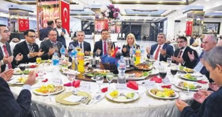 Gostivar’daki ADEKSAM iftarında FETÖ vurgusu