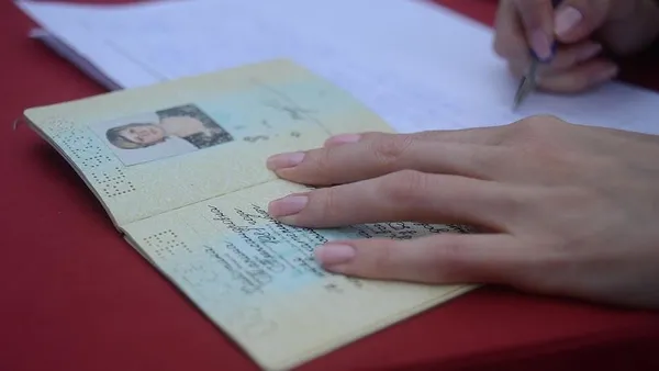son-dakika-vize-krizine-ticaret-bakanligi-dur-dedi-reklam-kurulundan-yaniltici-reklamlara-ceza-geldi-1781244251325.jpg