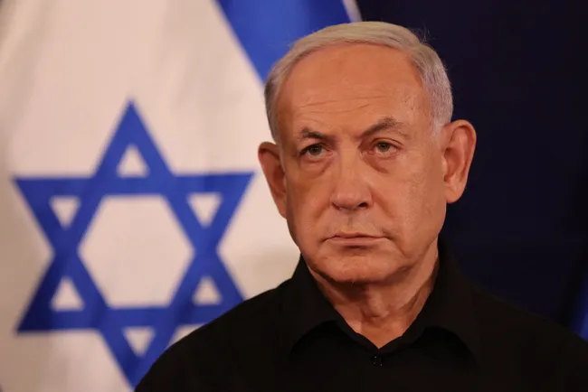 israilde-basbakan-netanyahuya-tepki-cig-gibi-evinin-onunde-protesto-edildi-bize-olum-getiriyor-1698645975455.jpg İsrail’de Başbakan Netanyahu’ya tepki çığ gibi! Evinin önünde protesto edildi: Bize ölüm getiriyor!