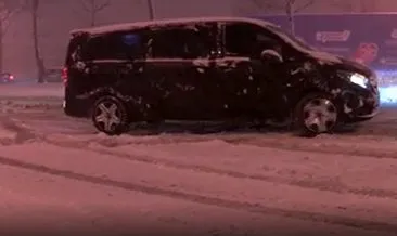 Son dakika: İstanbul’da Aybar kar fırtınası etkisini artırdı! Araçları yol kenarında bıraktılar, toplu taşımada yoğunluk oluştu