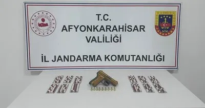 Şüpheli araçta sentetik hap ve silah ele geçirildi #afyonkarahisar
