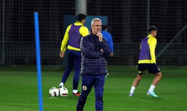 Fenerbahçe’de antrenman öncesi toplantı!