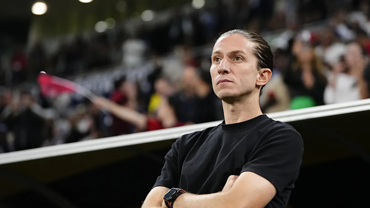 Flamengo, Filipe Luis ile kontrat yeniledi! Flamengo, Filipe Luis ile kontrat yeniledi!