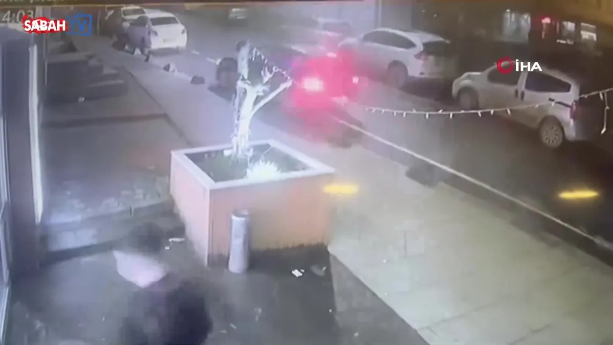 Arnavutköy’de haraç çetesine darbe: Lastikçiyi kurşunlayan 5 şüpheli yakalandı | Video videosunu izle Arnavutköy’de haraç çetesine darbe: Lastikçiyi kurşunlayan 5 şüpheli yakalandı | Video videosunu izle