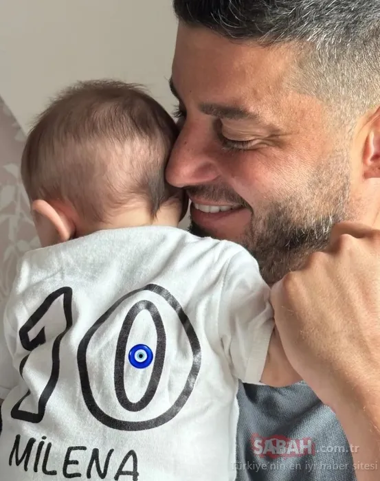 Yıldız Çağrı Atiksoy eşi Berk Oktay ve kızını paylaştı! Berk Oktay kızı Milena’ya formayı giydirdi!