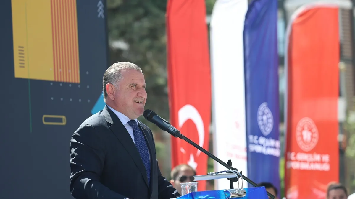 Bakan Bak: Gençlik merkezi sayımızı yaklaşık 600’e çıkardık Bakan Bak: Gençlik merkezi sayımızı yaklaşık 600’e çıkardık