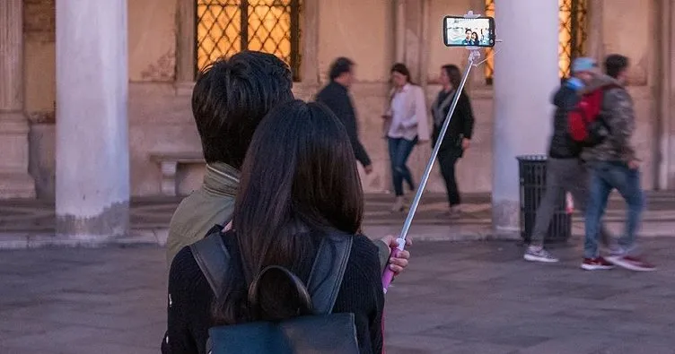 Selfie çubuğu ve elektronik sigara statlarda yasaklandı