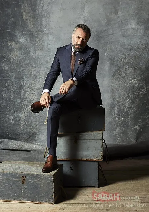 Kim Milyoner Olmak İster’in karizmatik sunucusu Oktay Kaynarca ’Çakır’ gözlerini annesinden almış! Oktay Kaynarca’nın annesi ile pozuna övgüler yağdı!