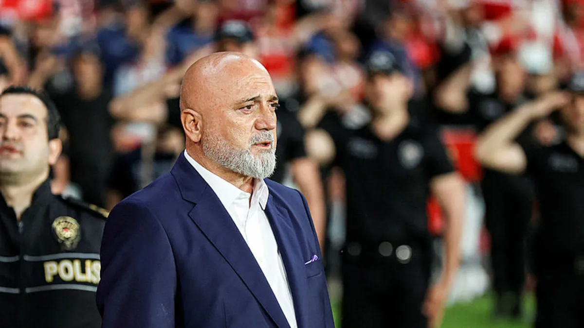 Hikmet Karaman, Moldova ekibine imza attı Hikmet Karaman, Moldova ekibine imza attı