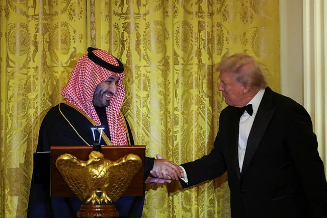 trump-suudi-arabistani-nato-uyesi-olmayan-onemli-muttefik-olarak-tanidiklarini-acikladi-1763516765722.jpeg Trump, Suudi Arabistan’ı