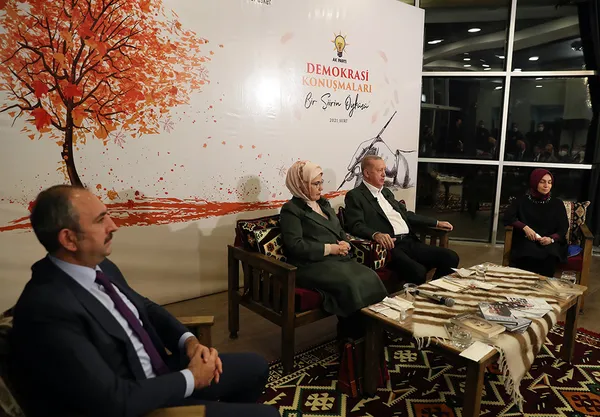 son-dakika-baskan-erdogandan-siirtte-onemli-mesajlar-yeni-programimizla-refahi-yayginlastiracagiz-1638729118089.jpg