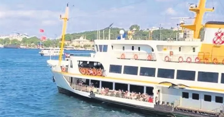 İBB’ye denizde zam protestosu