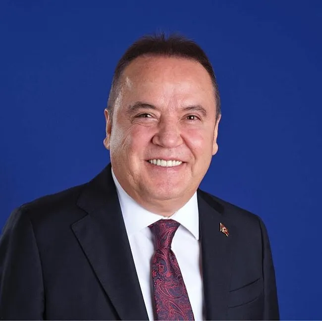 SON DAKİKA... Antalya’daki rüşvet soruşturmasında yeni gelişme! Muhittin Böcek’in oğlu Gökhan Böcek tutuklandı