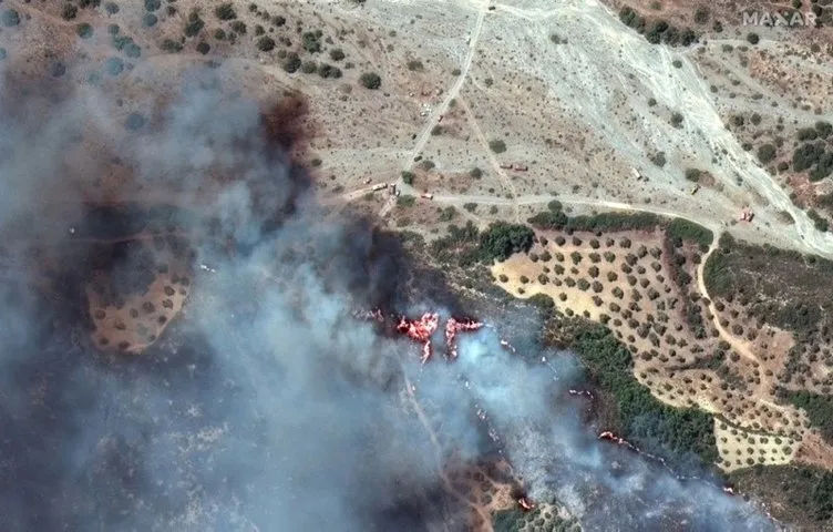 Yunanistan felaketi yaşıyor: Yangın söndürme uçağı düştü! O anlar böyle görüntülendi…