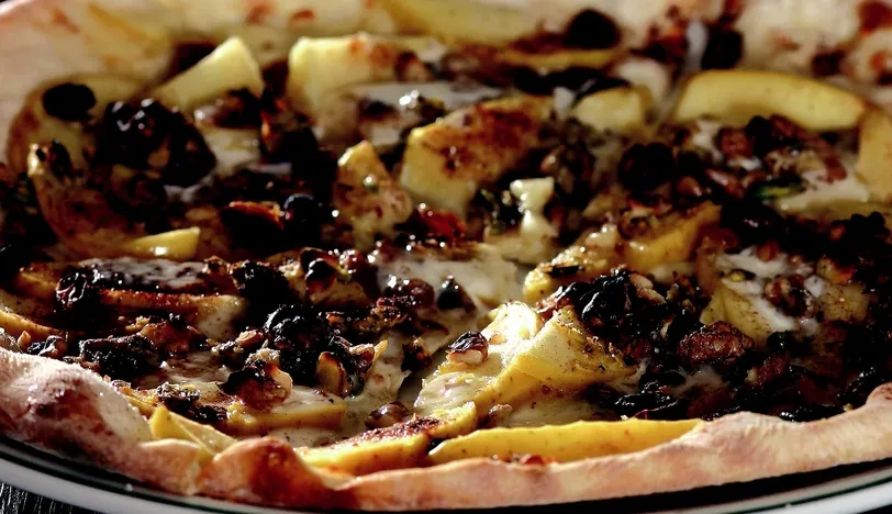 Elmalı Pizza
