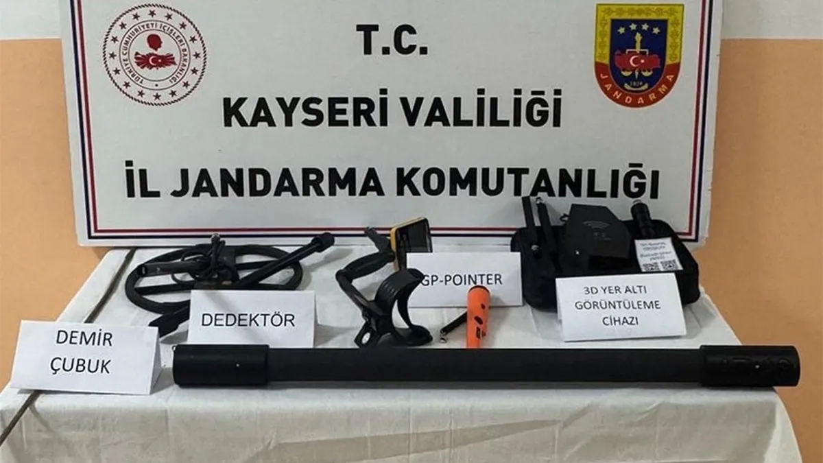 Kaçak kazı yapan şahıslara suçüstü: 3 gözaltı Kaçak kazı yapan şahıslara suçüstü: 3 gözaltı