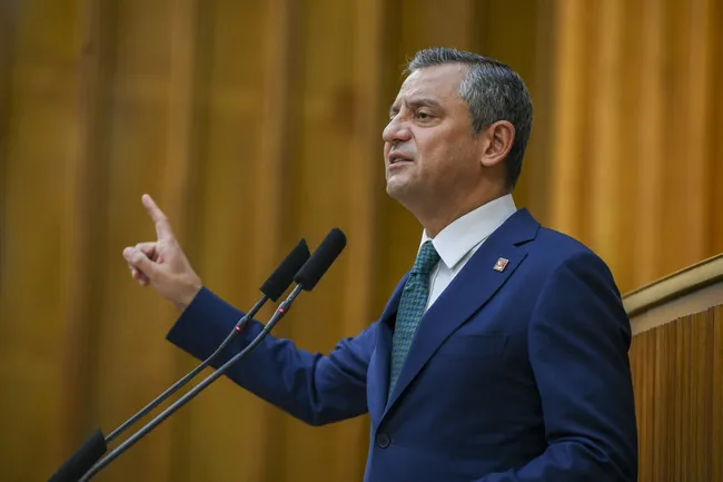 son-dakika-mahkeme-kararini-yok-sayan-ozgur-ozelden-yeni-hamle-chp-gursel-tekinin-savunmasini-istedi-1756913857344.jpg SON DAKİKA | Mahkeme kararını yok sayan Özgür Özel'den yeni hamle! CHP Gürsel Tekin'in savunmasını istedi