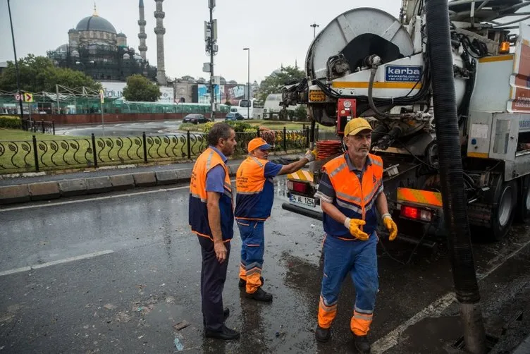 Eminönü'nde selin ardından son durum