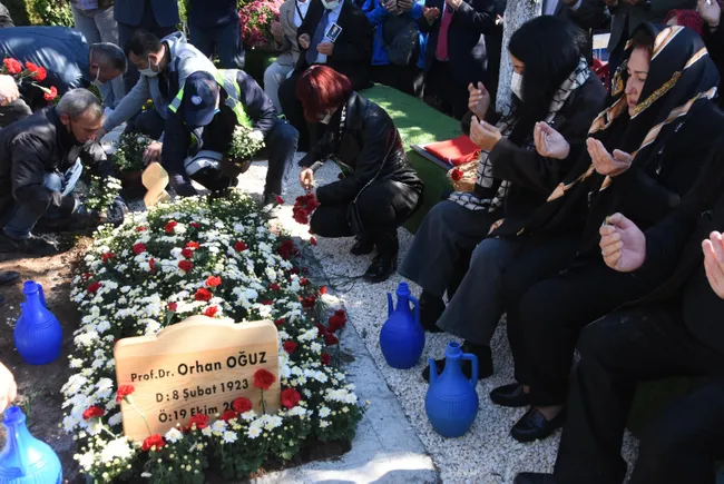 prof-dr-orhan-oguz-son-yolculuguna-ugurlandi-1634819242861.jpg