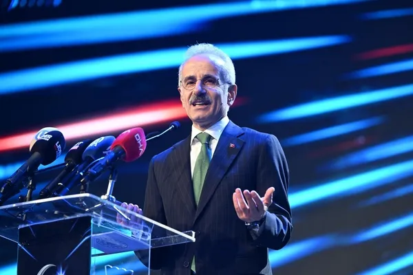 turkiyede-bu-sehirlere-yuksek-hizli-tren-hatti-geliyor-bakan-uraloglu-tarih-verdi-1790341872267.jpg