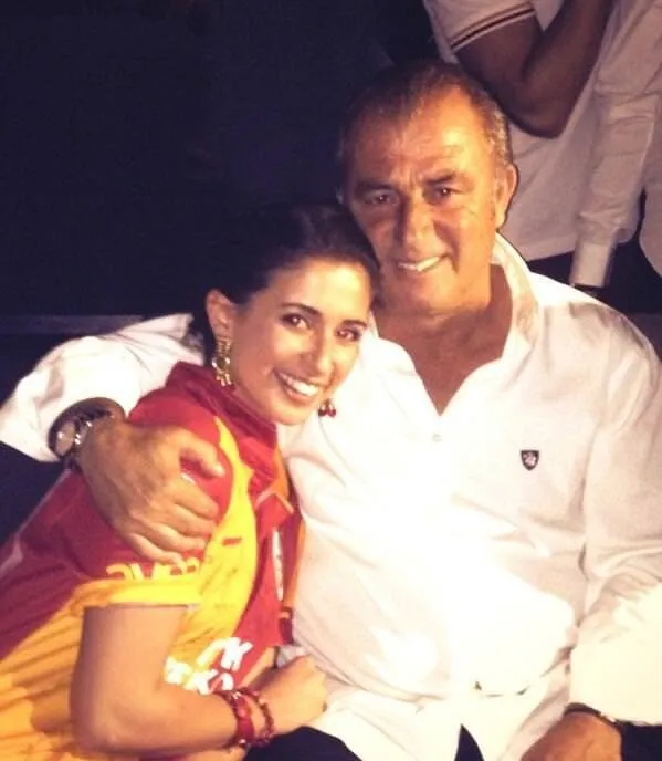 Şampiyonluğu Reina'da kutladılar
