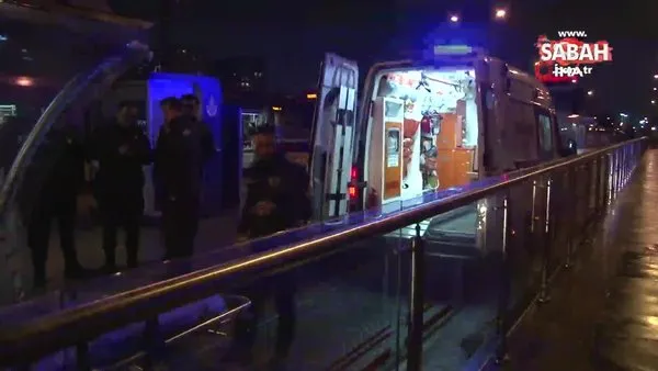 Cevizlibağ tramvay durağında bir şahıs tramvayın altına sıkıştı | Video