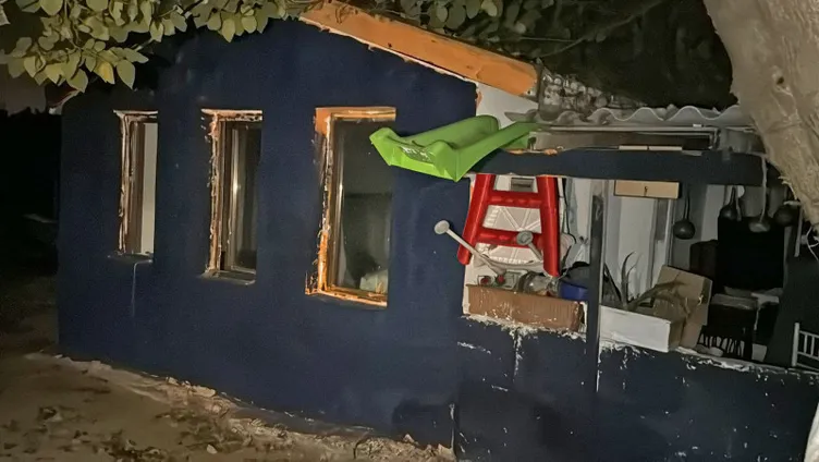 SON DAKİKA... İzmir’de elektrik sobası faciası: Alevlerin arasında kalan 5 kardeş hayatını kaybetti!