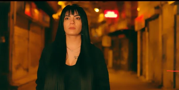 SON DAKİKA... Genç şarkıcı Pelin T. canlı yayın açıp intihara kalkıştı: Adrese giden ekipler şoke eden manzarayla karşılaştı!