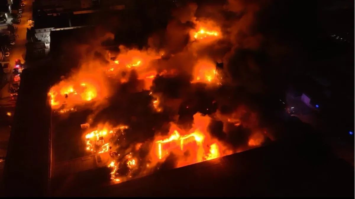 Bursa’da dehşet anları: Kimyasal yüzey kaplama fabrikası alevlere teslim oldu! Bursa’da dehşet anları: Kimyasal yüzey kaplama fabrikası alevlere teslim oldu!