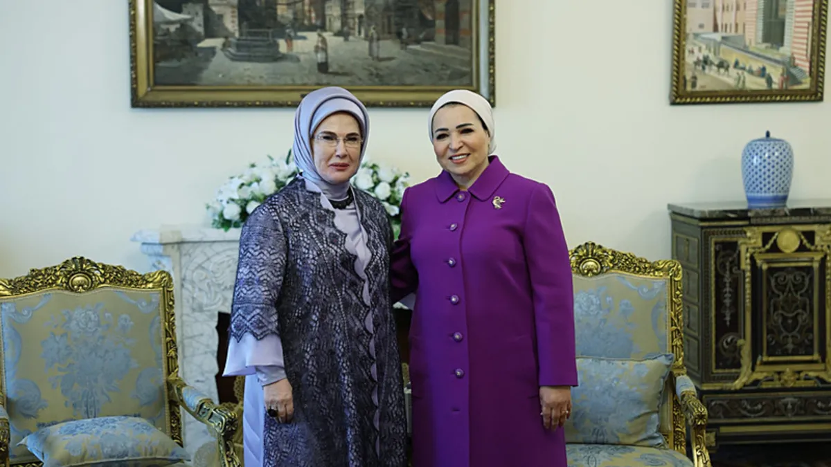 Emine Erdoğan’dan Mısır ziyaretine ilişkin paylaşım: Ortak yarınlara katkı sunmasını temenni ediyorum Emine Erdoğan’dan Mısır ziyaretine ilişkin paylaşım: Ortak yarınlara katkı sunmasını temenni ediyorum