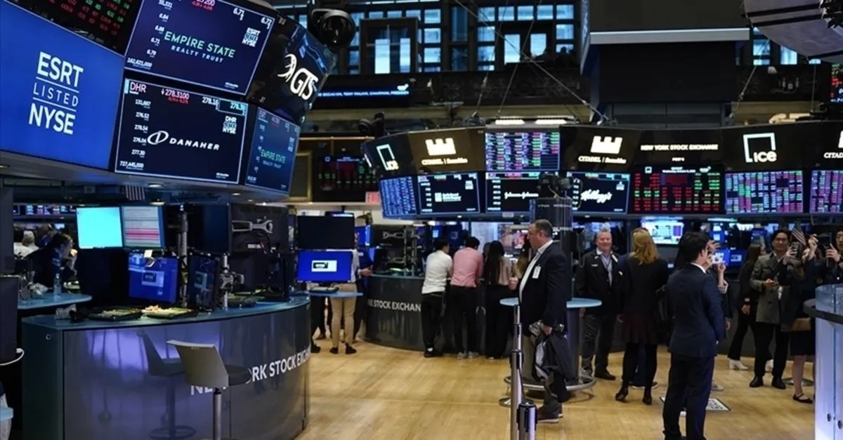New York borsası karışık seyirle açıldı
