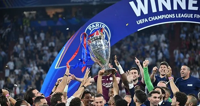 Futbolseverler, UEFA Şampiyonlar Ligi finali heyecanını Volkan Demirel ve Semih Şentürk ile birlikte yaşadı!