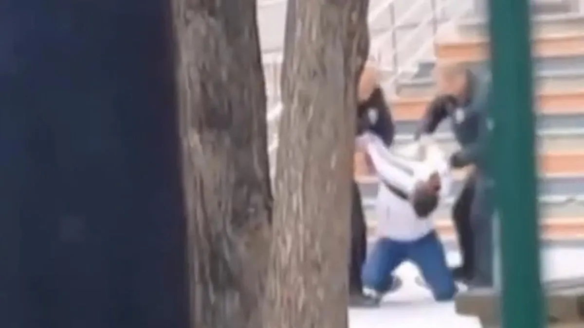 Yeğenini okuldan almak isteyen alkollü dayı olay çıkarttı! Yeğenini okuldan almak isteyen alkollü dayı olay çıkarttı!