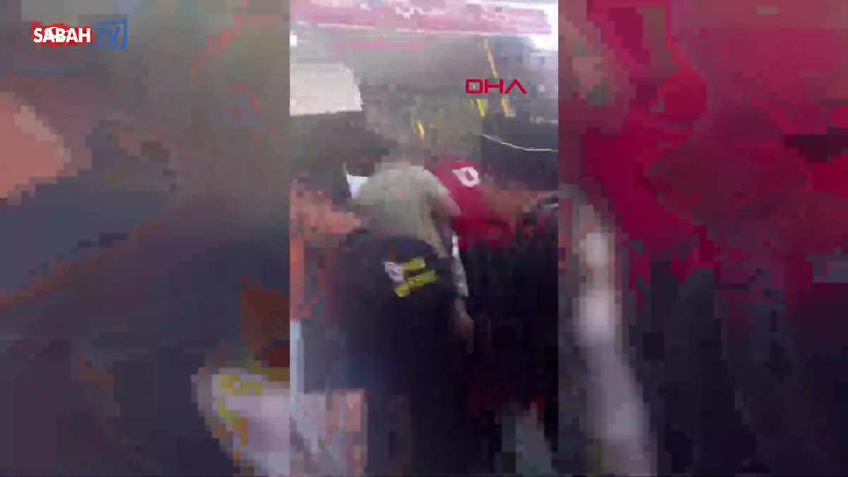 Küçükçekmece’de dehşet! ‘Evrak imzalaman gerekiyor’ diyerek kurşun yağdırdı: 1 ölü | Video videosunu izle Küçükçekmece’de dehşet! ‘Evrak imzalaman gerekiyor’ diyerek kurşun yağdırdı: 1 ölü | Video videosunu izle
