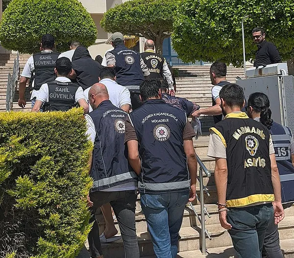 marmariste-yelkenli-teknede-duzensiz-gocmen-kacakciligi-operasyonu-22-gocmen-yakalandi-1780489065368.jpeg