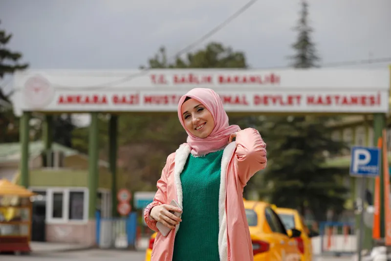 Koronavirüse yakalanan genç kadın, 9 gün sonra hastalığı yendi ...