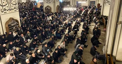 Tarihi Ulucami dolup taştı